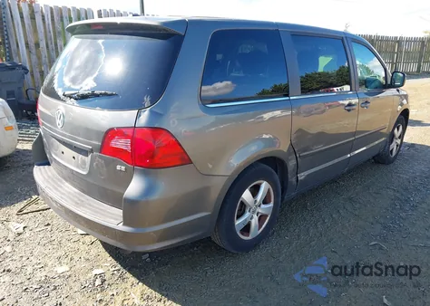 2010 Volkswagen Routan Se z USA, uszkodzony, nr VIN 2V4RW3D11AR323285